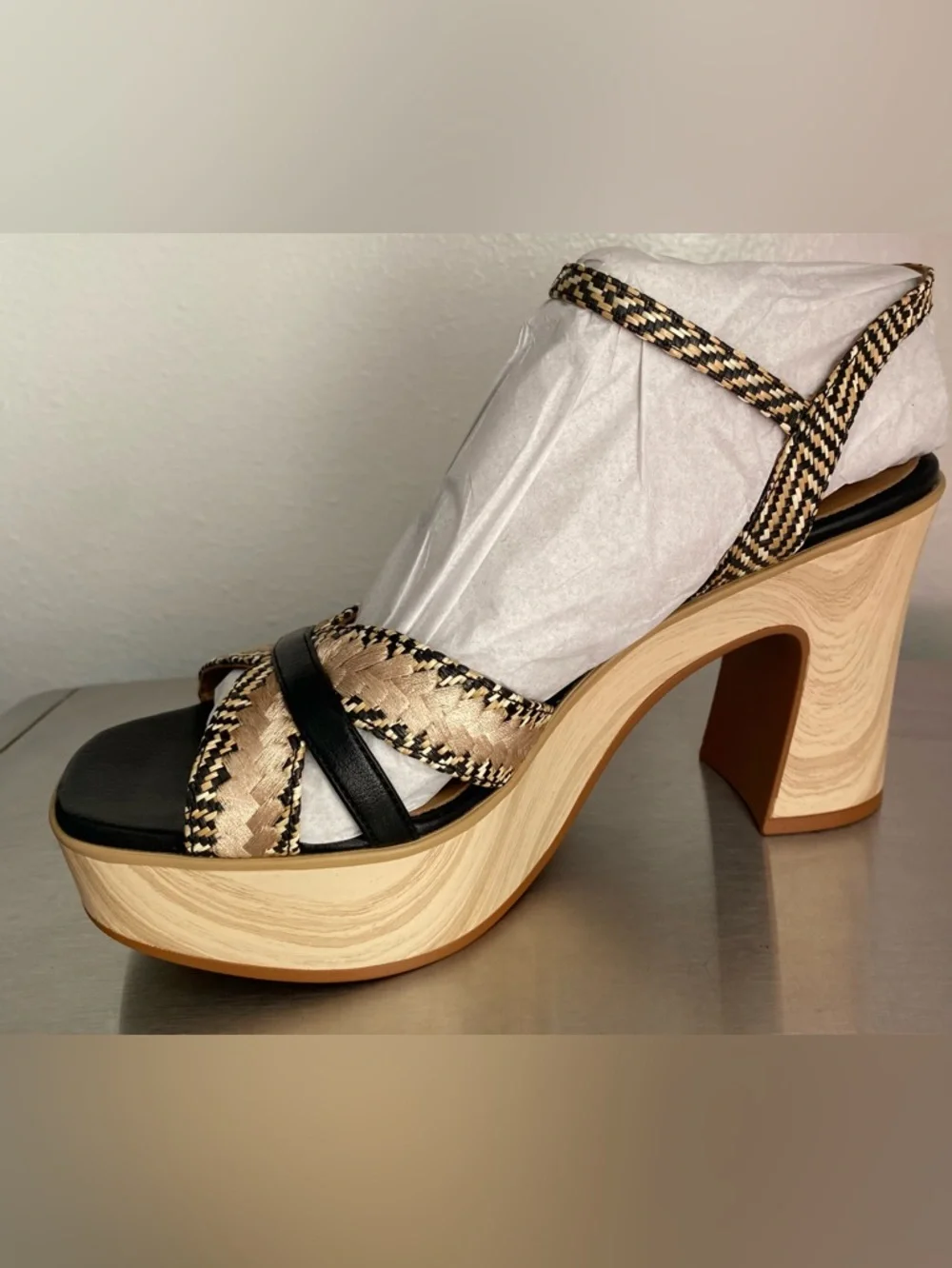 NEW-NATURALIZER WOMENS BLACK AND TAN WOVEN PLATFORM SANDALS